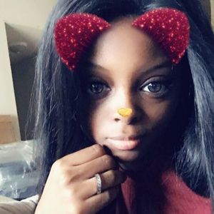 Meet your Posher, Alexia